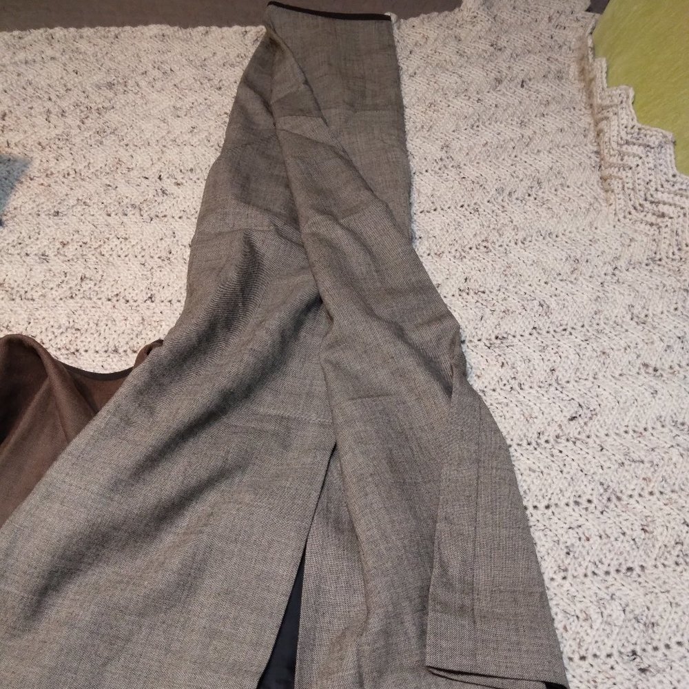 Soft, fine-weave wool maxi skirt